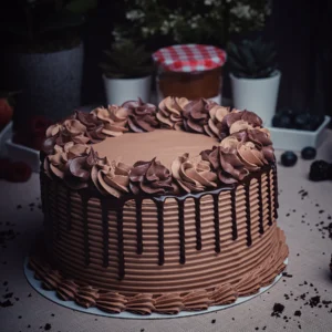 CHOCOLATE MOUSSE DRIP CAKE