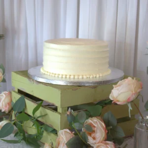 CLASSIC WHITE WEDDING CAKE