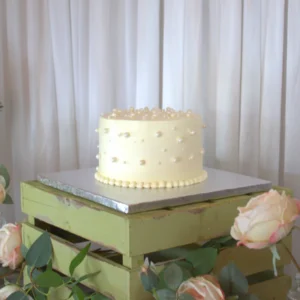 IVORY PEARL WEDDING CAKE